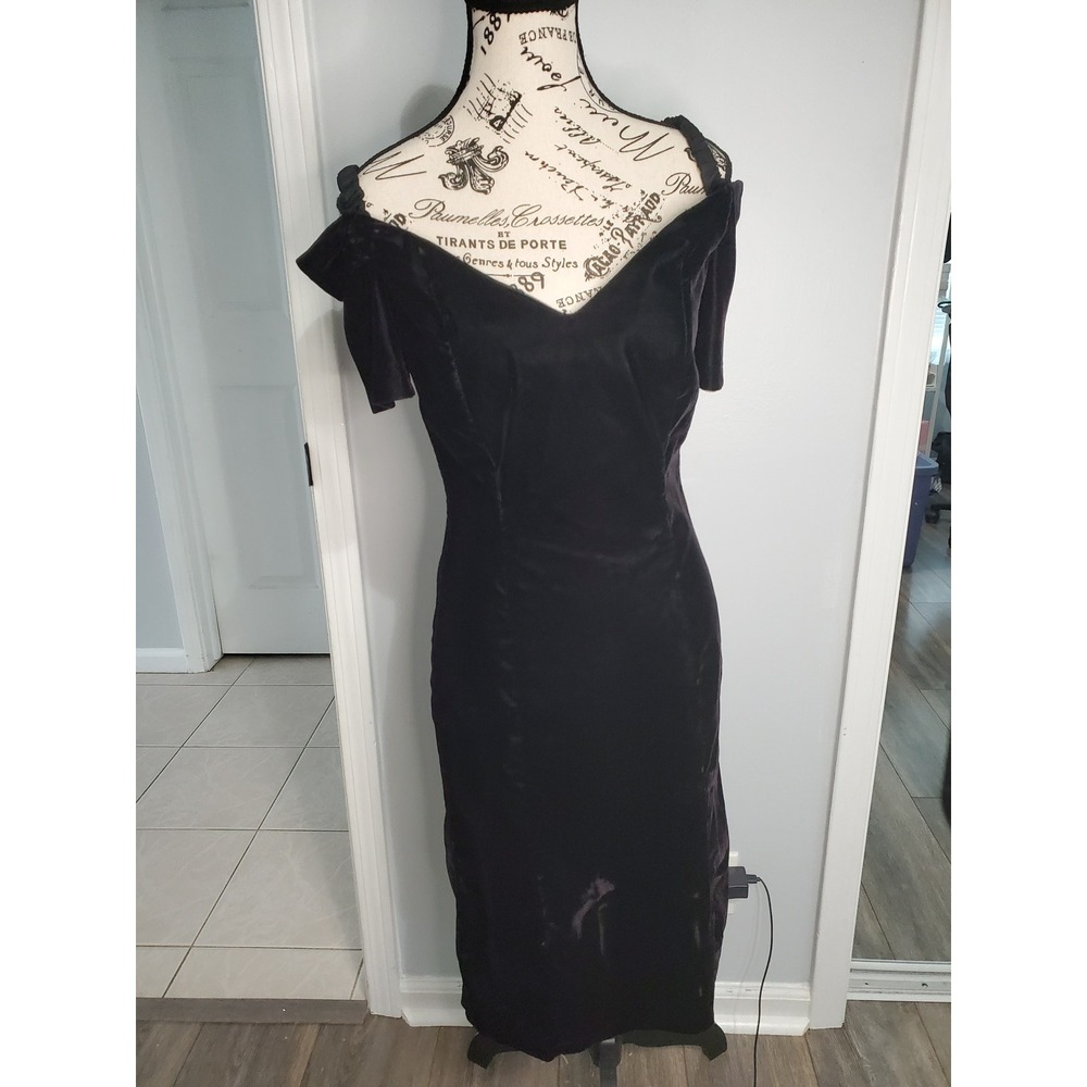 Vintage Gilberti Black Velvet Off Shoulder Cocktail Dress Sheath Made in USA